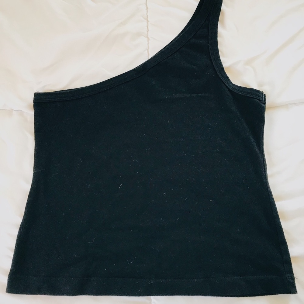 ONE SHOULDER TOP